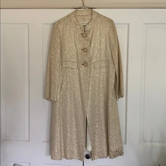 Vintage gold patterned coat - Picture 1 of 6
